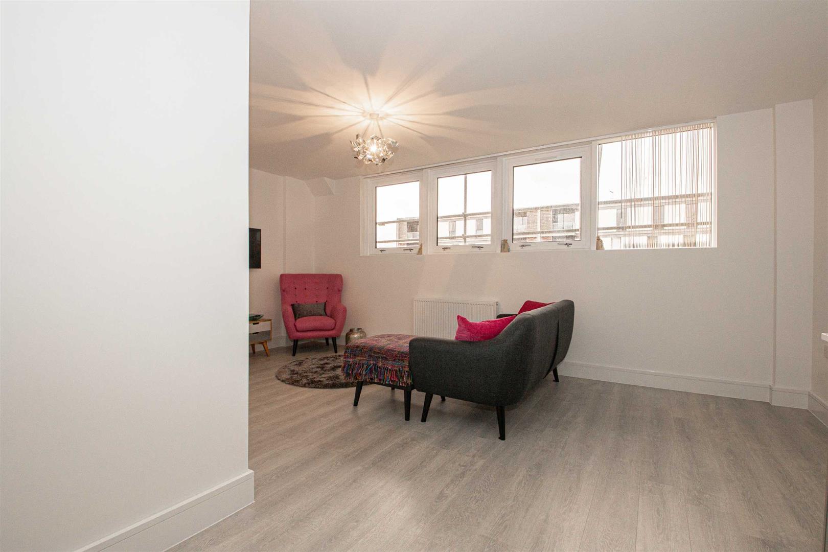 352 Avebury Boulevard, Central Milton Keynes, Milton Keynes